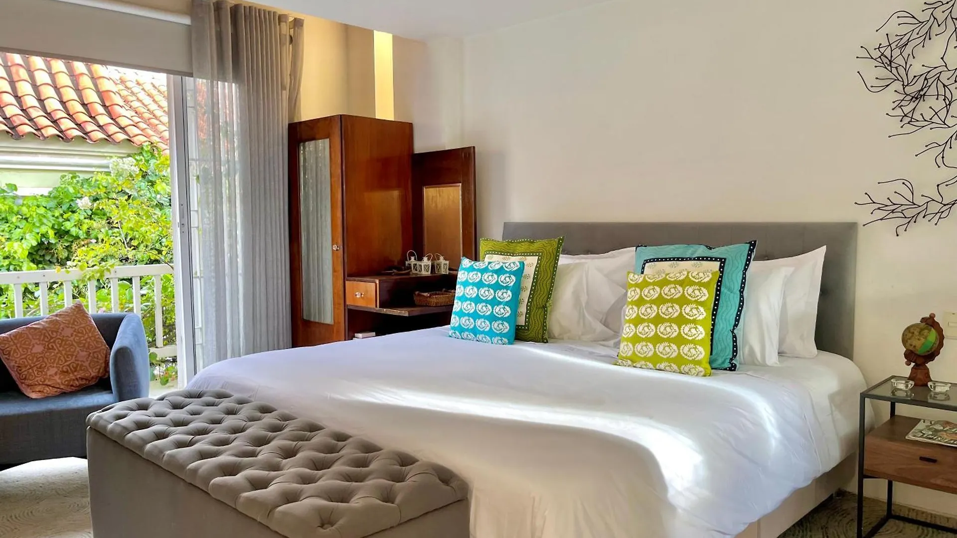 By Calamari Homes - Parque Centenario Casa 206 Walled City location